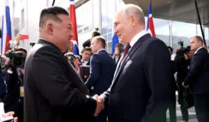During a their meeting in Moscow in September 2023, Vladimir Putin (right) presented Kim Jong Un with a Russian luxury car. The friendly relationship between these two world leaders is a main reason that South Korea now has to re-think its Arctic strategy. Photo: Wikimedia Commons