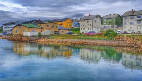 Time moves slowly in the Norwegian town of Vadsø, which is why their mayor suggested to make its days 26 hours long. Photo: Aurora Lab, Vadsoe