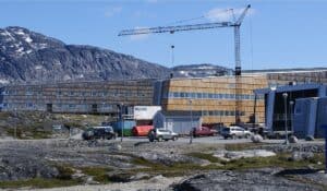 GEUS, the institution behind the recent landslide, is an independent research organisation but its offices in Nuuk are housed in this building in the center, along with the Greenland Institute of Natural Resources, and next to the University of Greenland. Photo: Wikimedia Commons