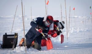During the Polarstern's 2019-2020 expedition, Amy Macfarlane did the fieldwork that would eventually win her the Prix de Quervain 2024. Photo: Michael Gutsch